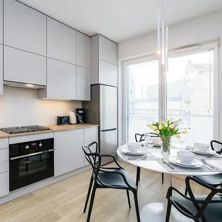 Fabryczna By Renters Poznań