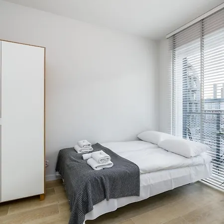 Fabryczna By Renters Apartment Poznan